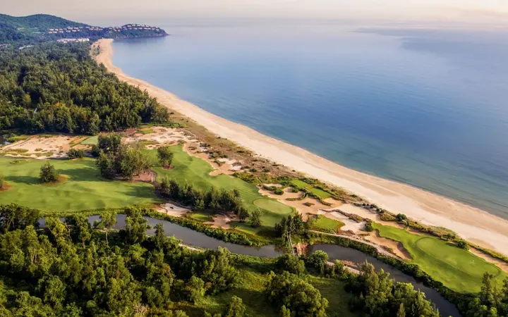 Laguna Golf Lăng Cô — golf course view