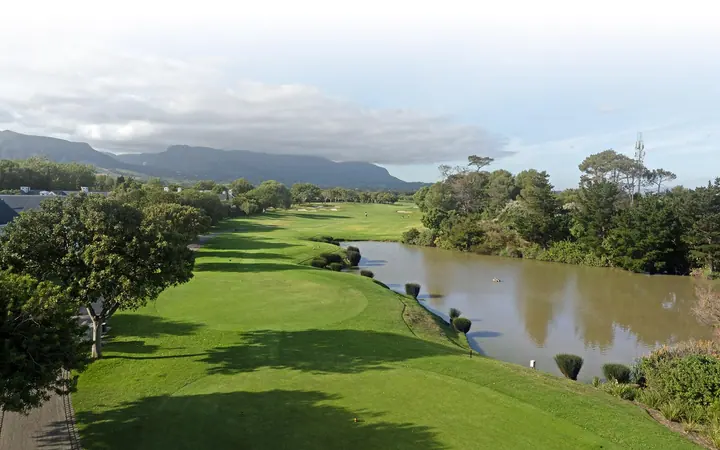 Steenberg Golf Club — golf course view