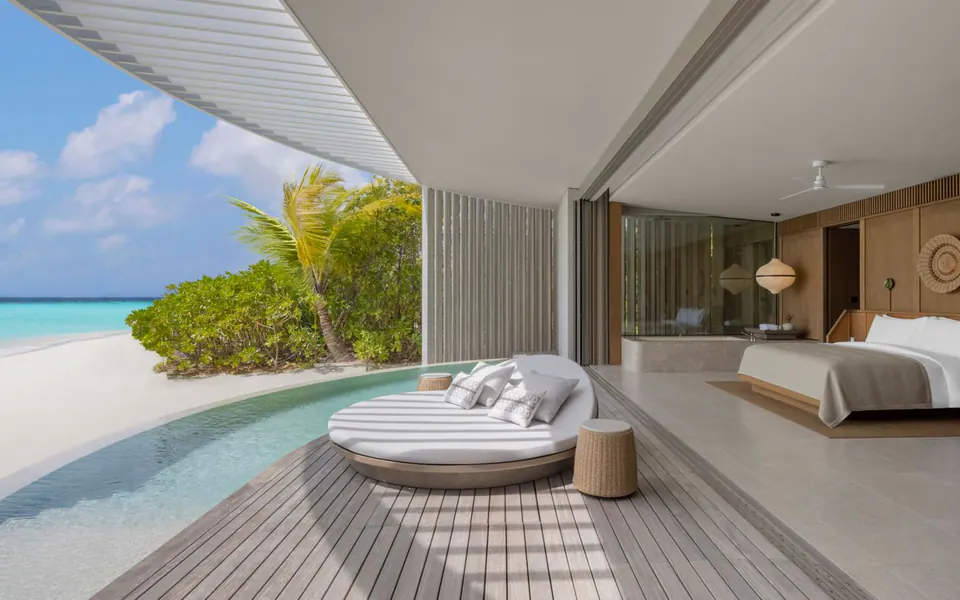 The Ritz-Carlton Maldives, Fari Islands — hotel view